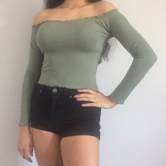 off the shoulder top - Picture 1 of 3